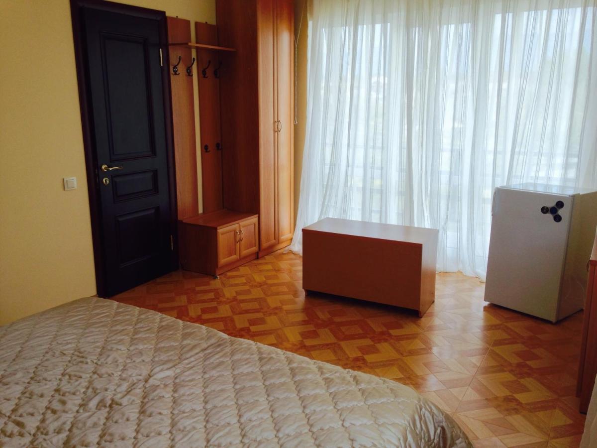 Rozalin Guest House Гудаута Стая снимка