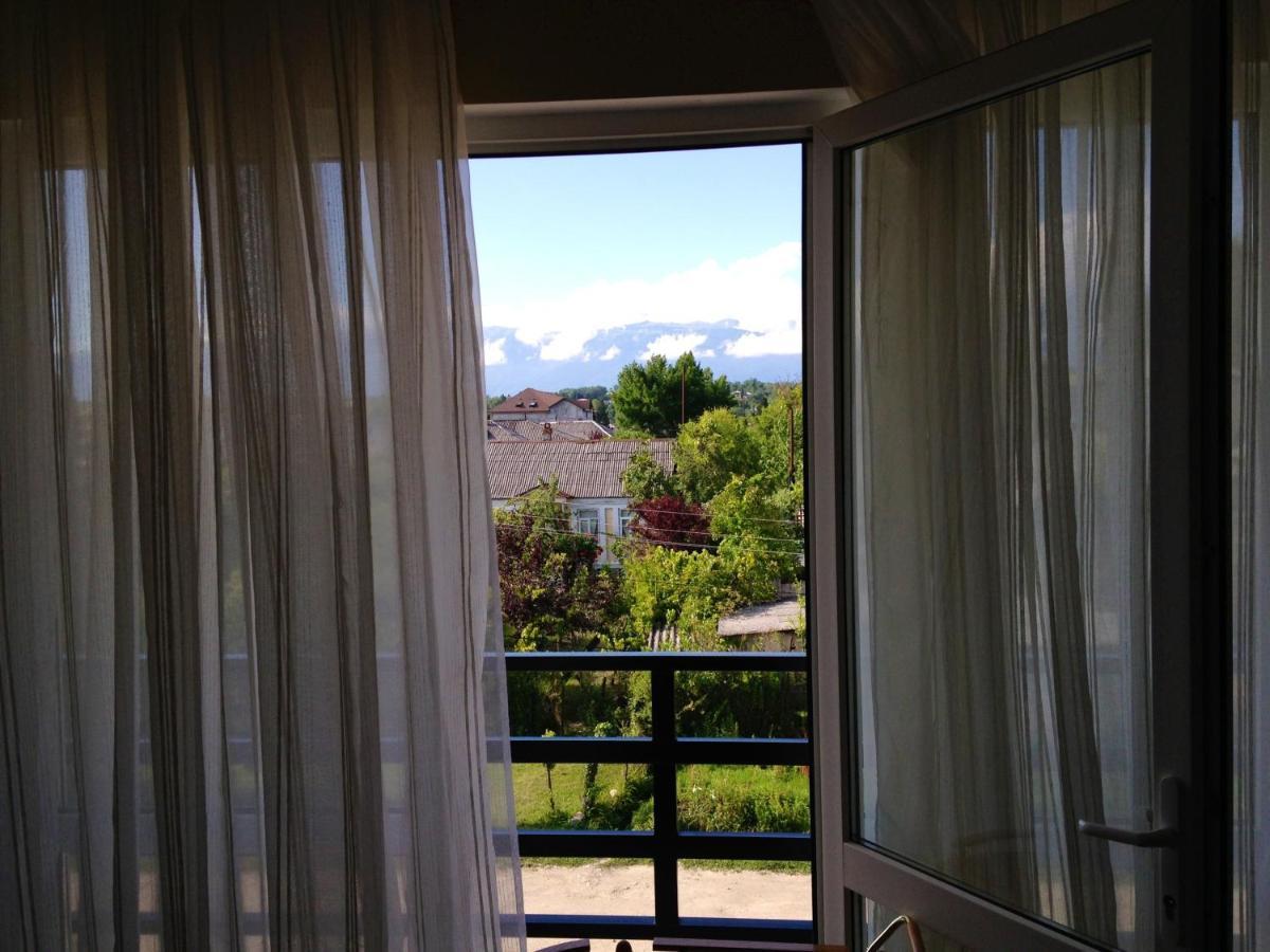 Rozalin Guest House Гудаута Екстериор снимка