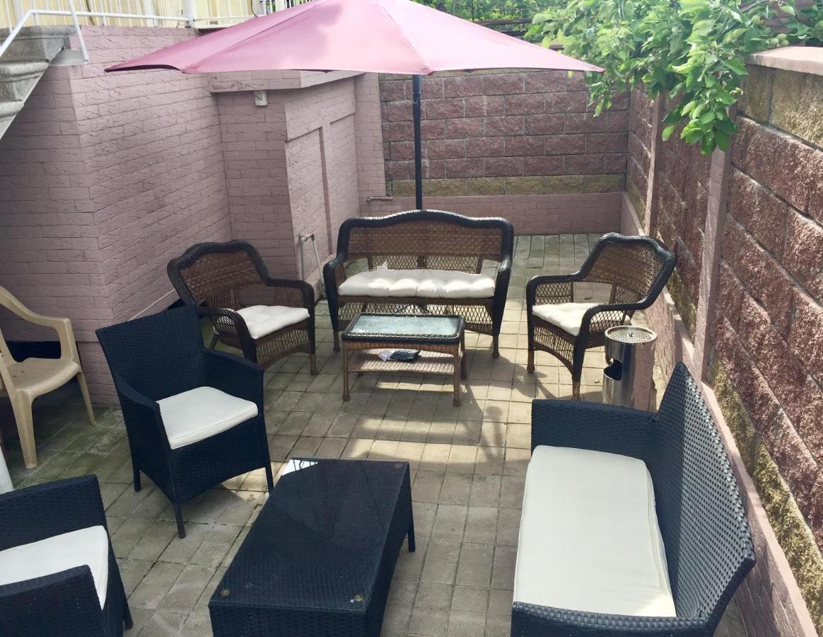 Rozalin Guest House Гудаута Екстериор снимка