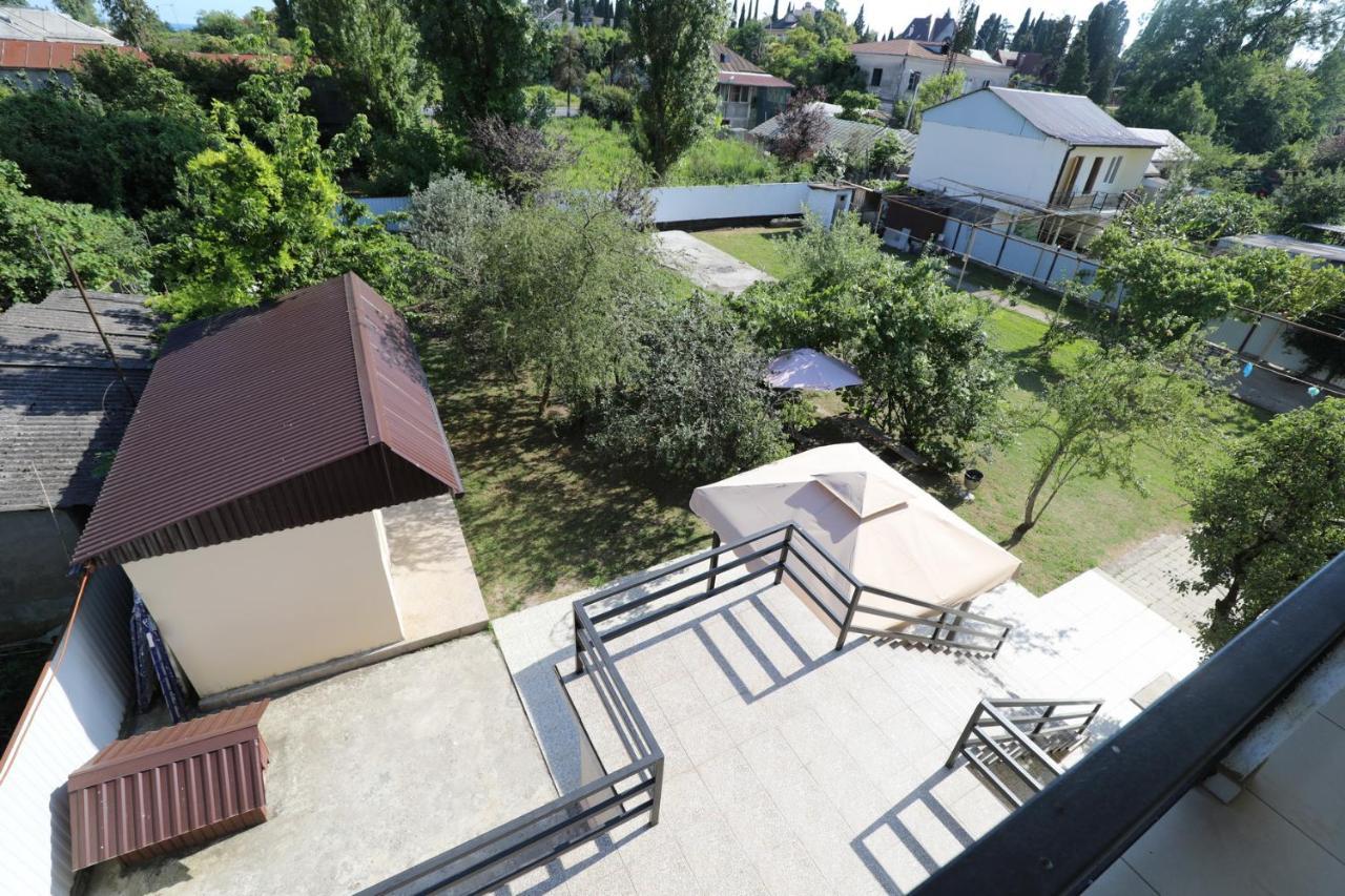 Rozalin Guest House Гудаута Екстериор снимка